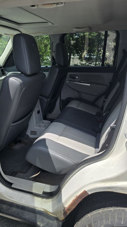 2008 Jeep Liberty Image 10