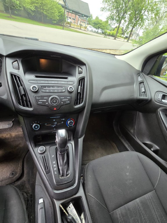 2016 Ford Focus Image 11