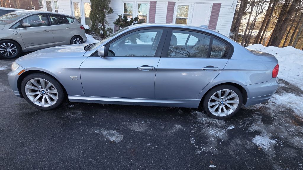 2011 BMW 3 Series Image 7