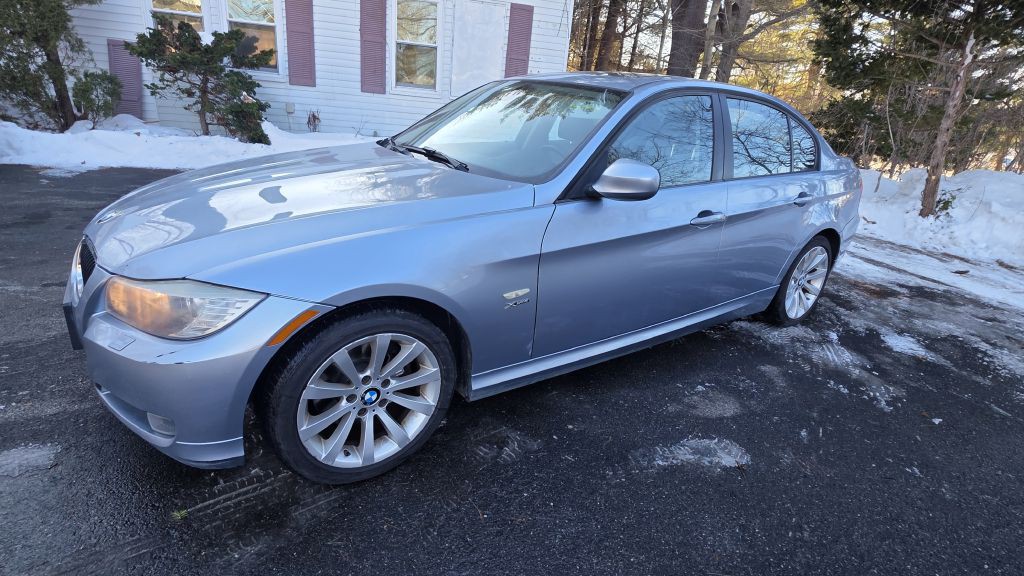 2011 BMW 3 Series Image 8