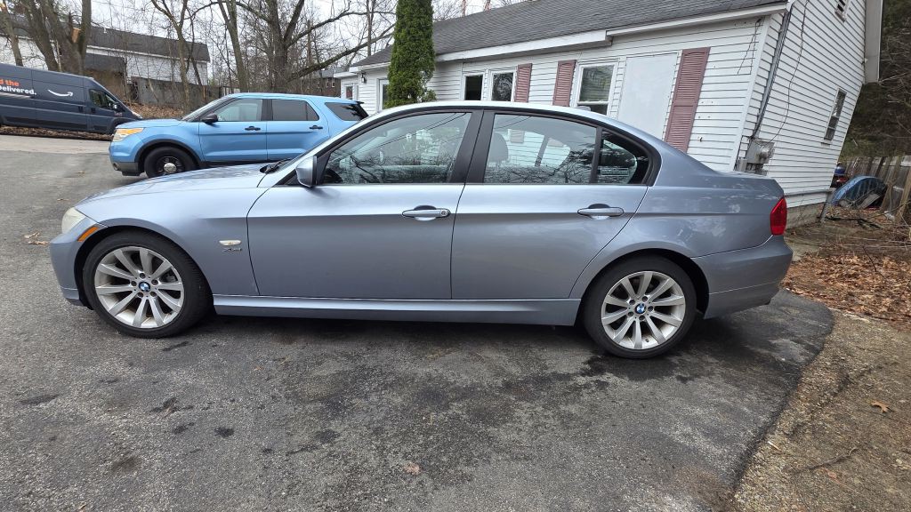 2011 BMW 3 Series Image 6
