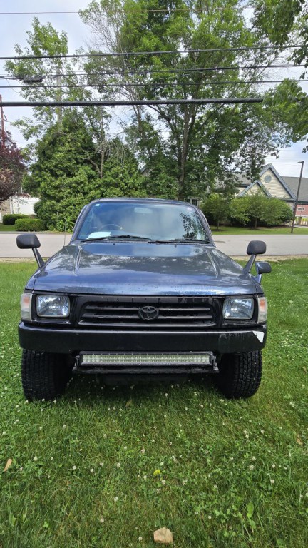 2000 Toyota Hilix Surf Image 2
