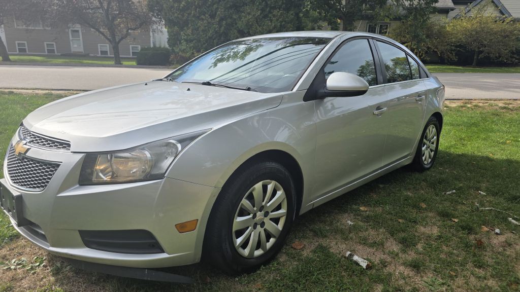 2011 Chevrolet Cruze Image 1