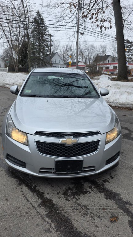 2011 Chevrolet Cruze Image 2