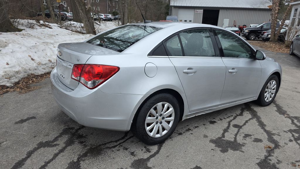 2011 Chevrolet Cruze Image 5
