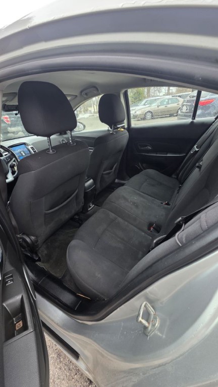 2011 Chevrolet Cruze Image 8