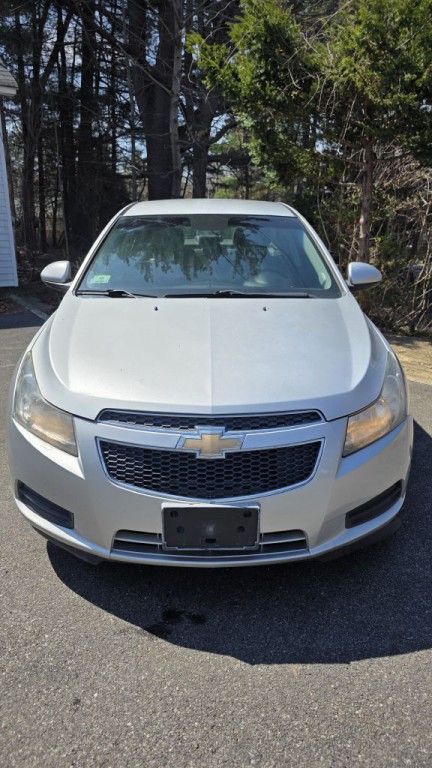 2011 Chevrolet Cruze Image 2