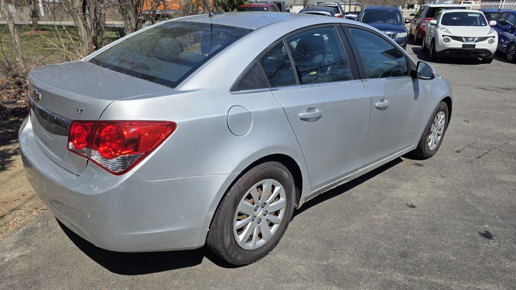 2011 Chevrolet Cruze Image 4