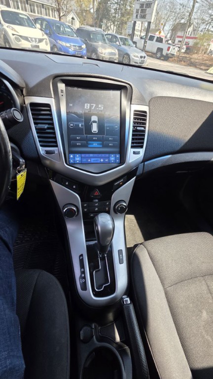 2011 Chevrolet Cruze Image 14