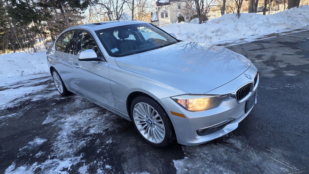 2013 BMW 3 Series Image 1