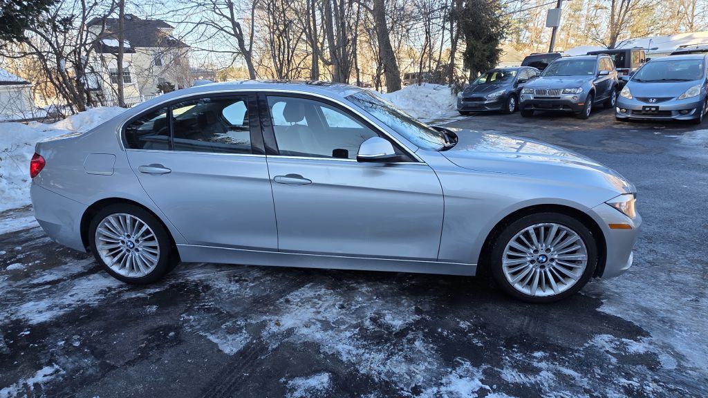 2013 BMW 3 Series Image 3