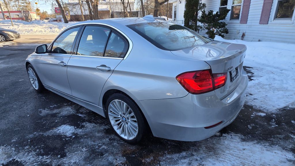 2013 BMW 3 Series Image 6