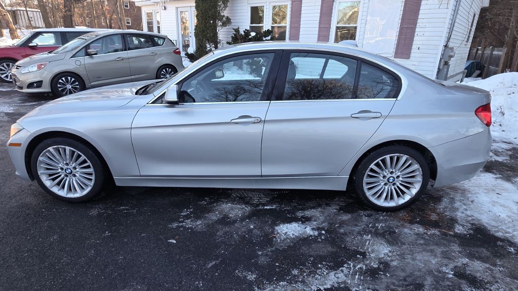 2013 BMW 3 Series Image 7