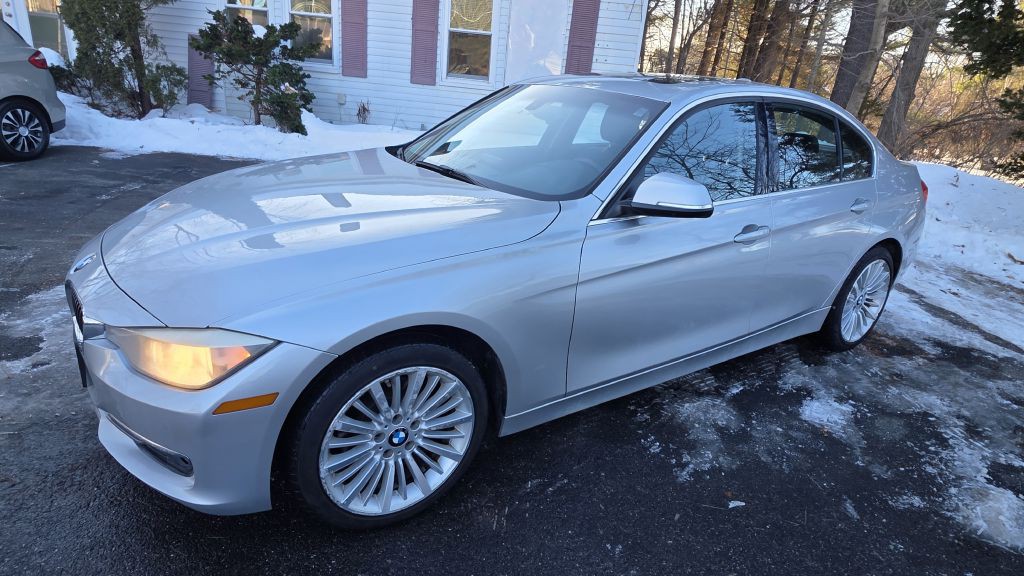 2013 BMW 3 Series Image 8