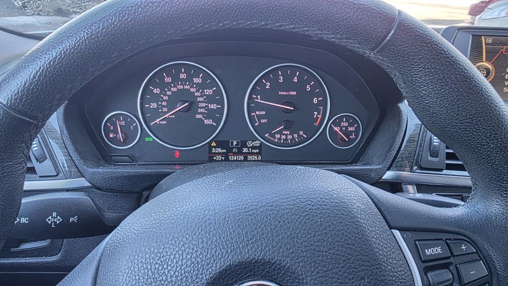 2013 BMW 3 Series Image 11