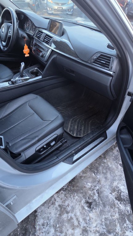 2013 BMW 3 Series Image 15