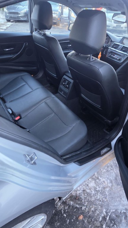 2013 BMW 3 Series Image 16