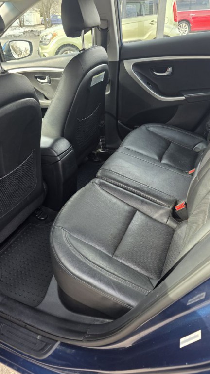 2015 Hyundai Elantra Image 8