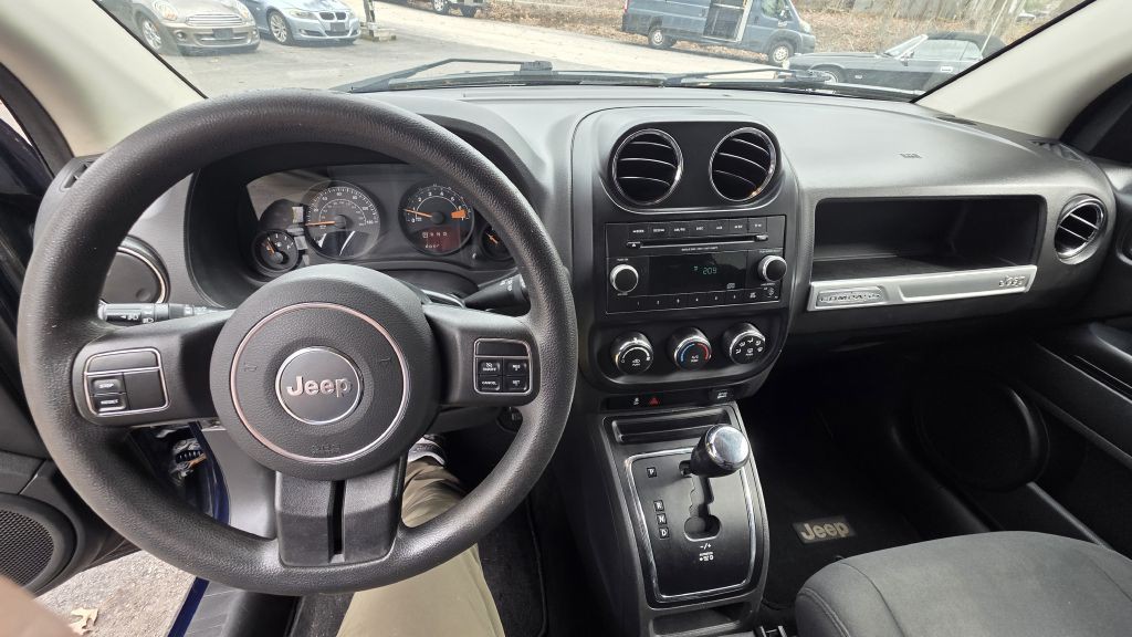 2014 Jeep Compass Image 16
