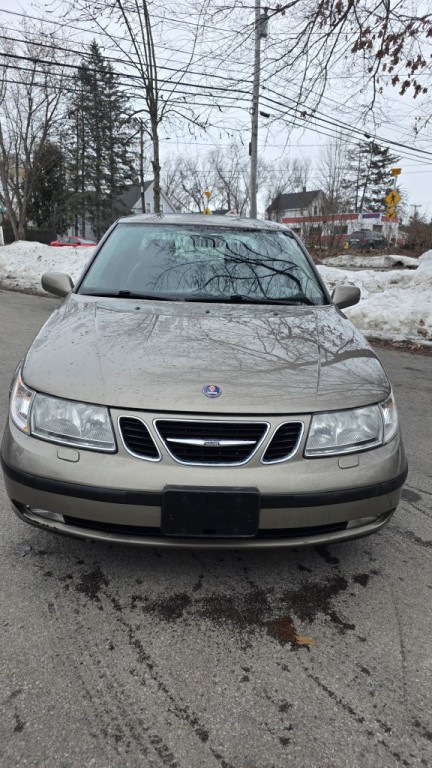 2002 Saab 9-5 Image 2