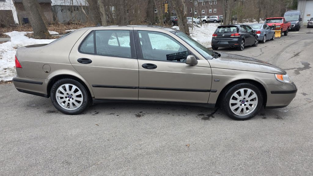 2002 Saab 9-5 Image 4