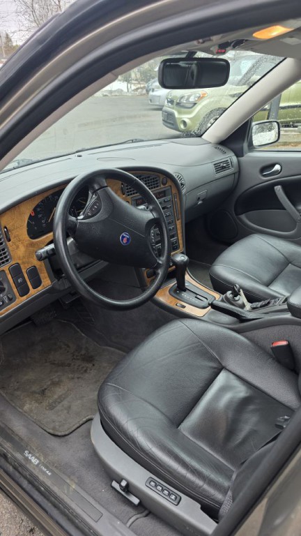 2002 Saab 9-5 Image 10