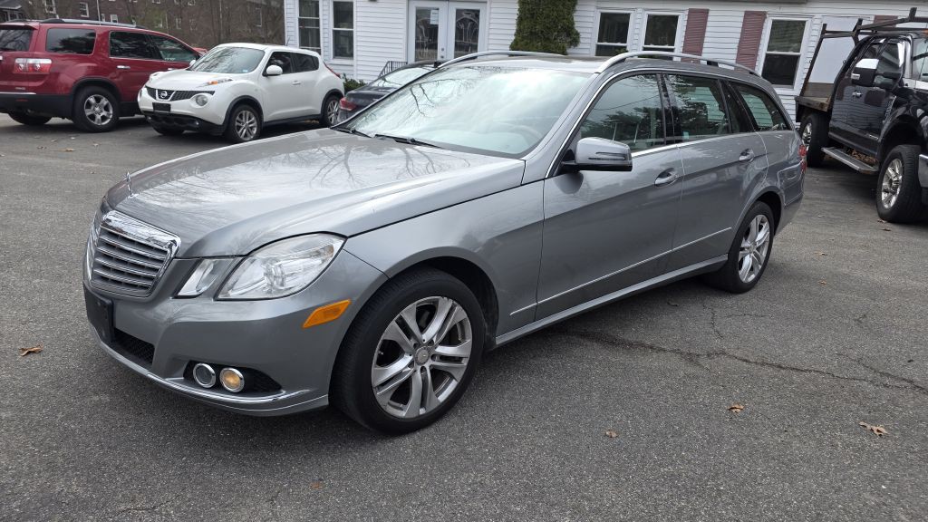 2011 Mercedes-Benz E-Class Image 1