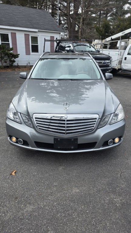 2011 Mercedes-Benz E-Class Image 2