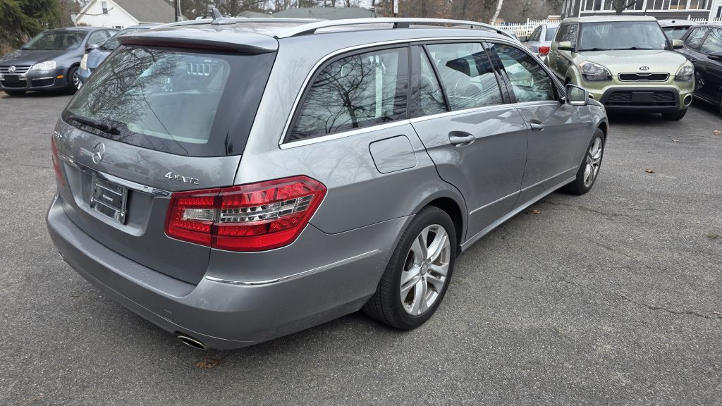 2011 Mercedes-Benz E-Class Image 6