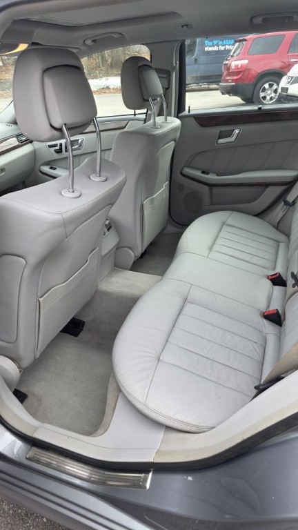 2011 Mercedes-Benz E-Class Image 11