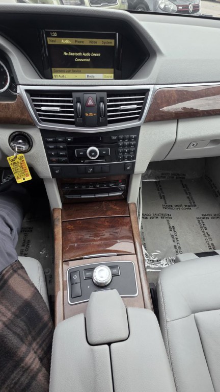 2011 Mercedes-Benz E-Class Image 16