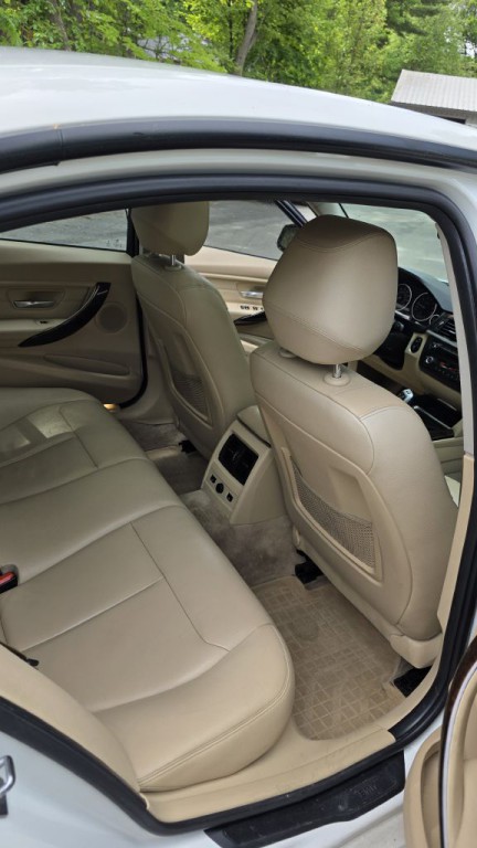 2015 BMW 3 Series Image 10