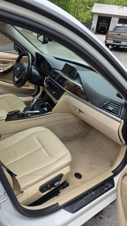 2015 BMW 3 Series Image 11