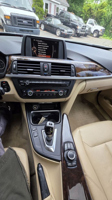 2015 BMW 3 Series Image 14