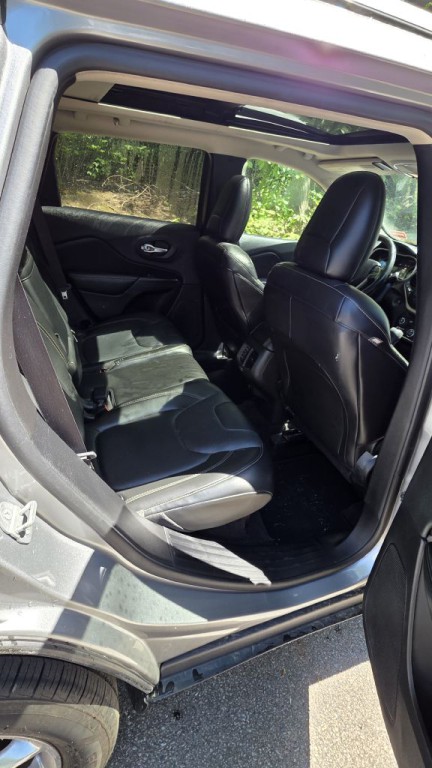2015 Jeep Cherokee Image 11