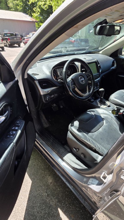 2015 Jeep Cherokee Image 13