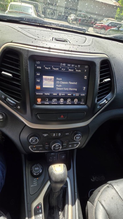 2015 Jeep Cherokee Image 15