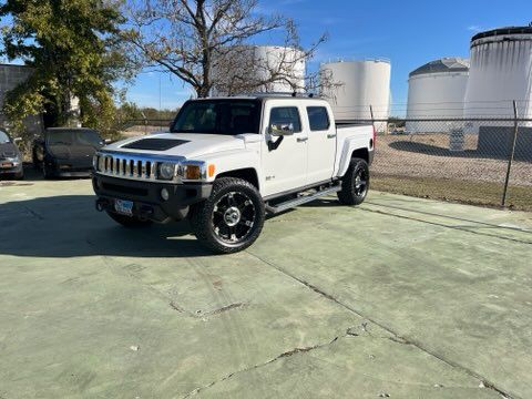 2009 HUMMER H3T Image 2
