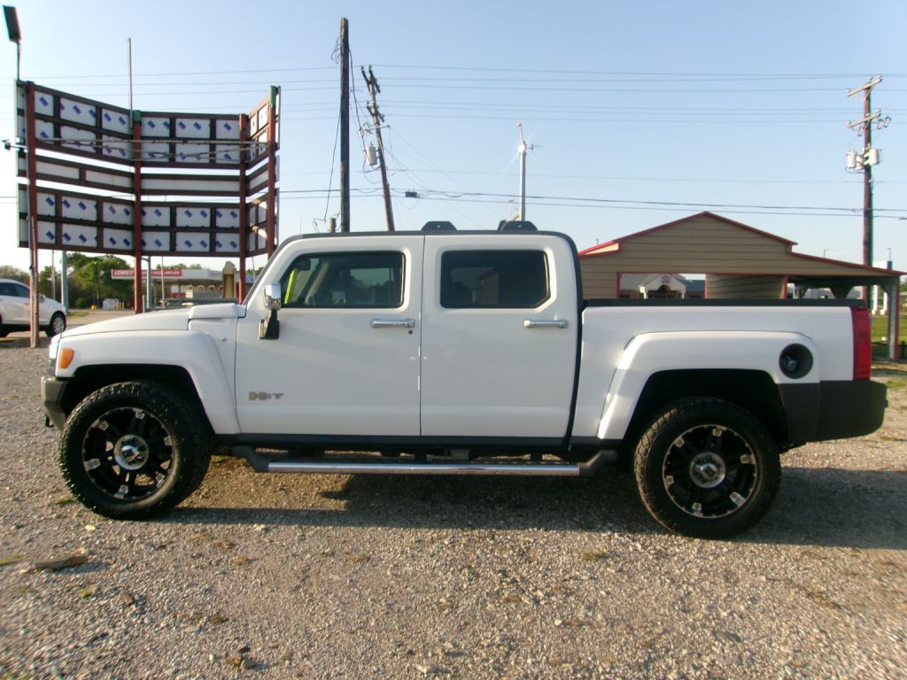 2009 HUMMER H3T Image 4
