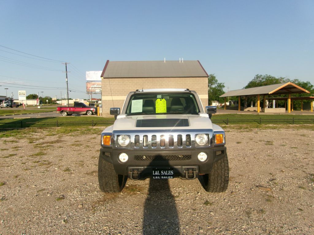 2009 HUMMER H3T Image 5