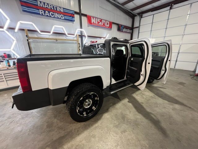 2009 HUMMER H3T Image 8