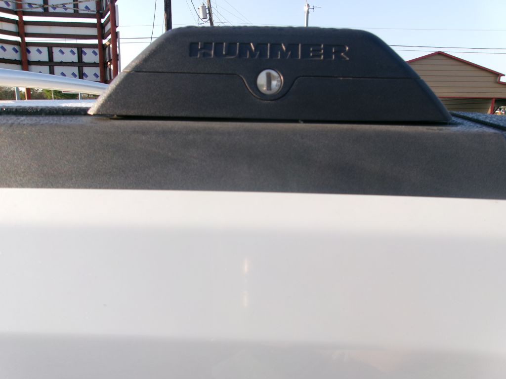 2009 HUMMER H3T Image 19
