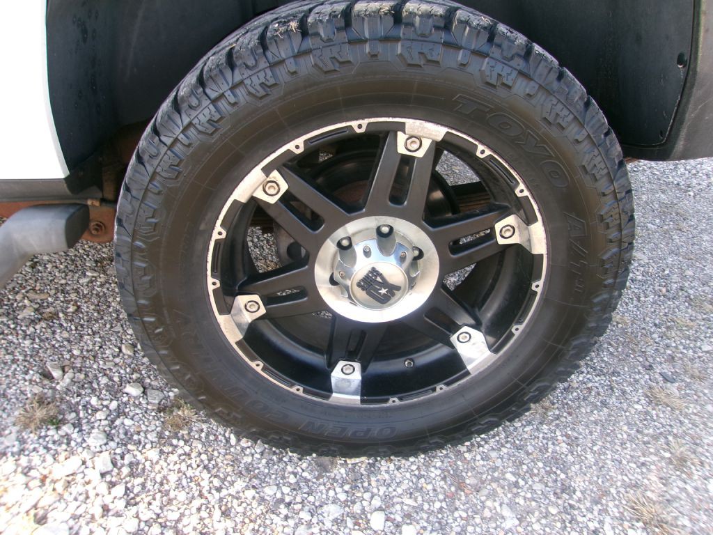 2009 HUMMER H3T Image 20