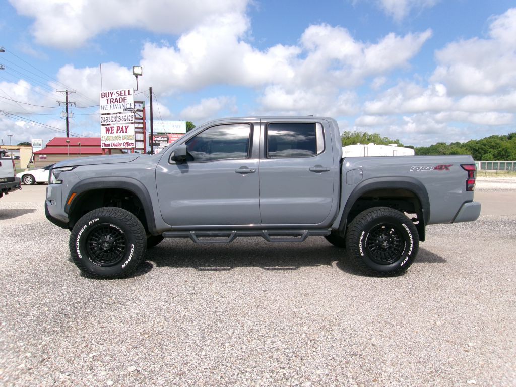 2022 Nissan Frontier Image 1