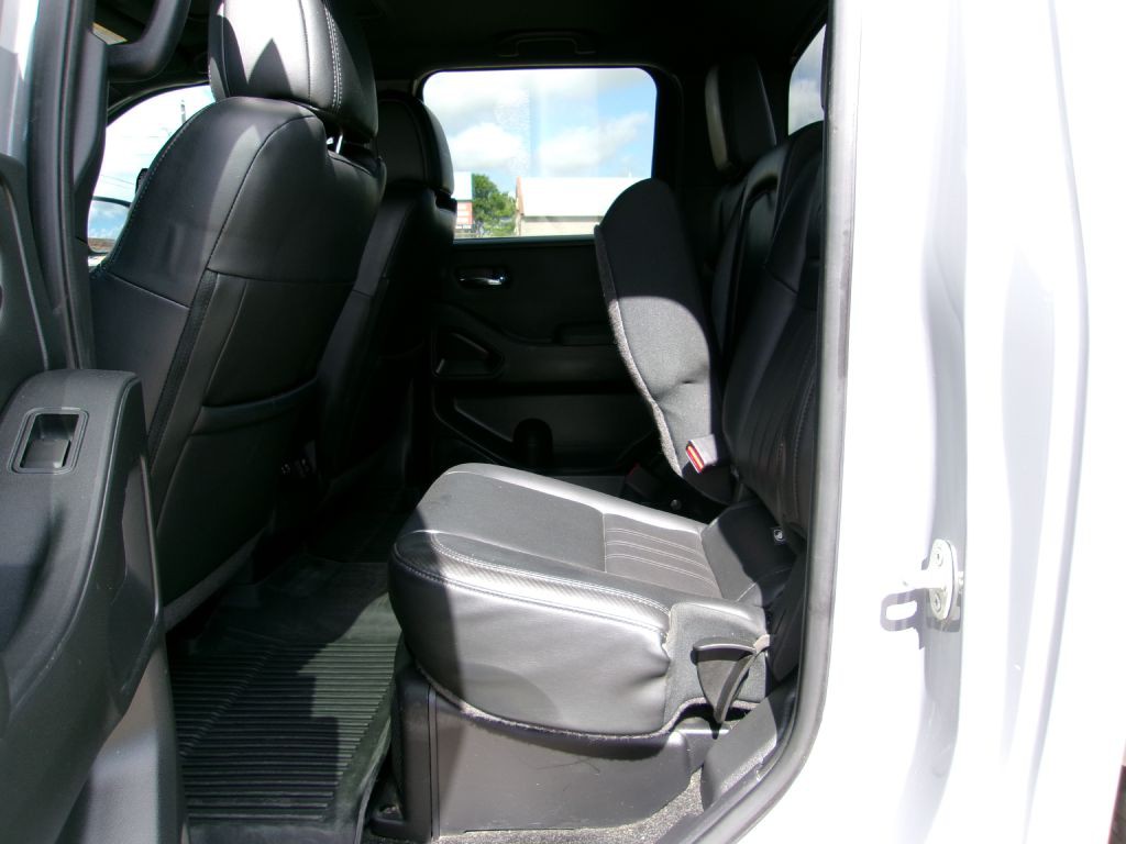 2022 Nissan Frontier Image 9