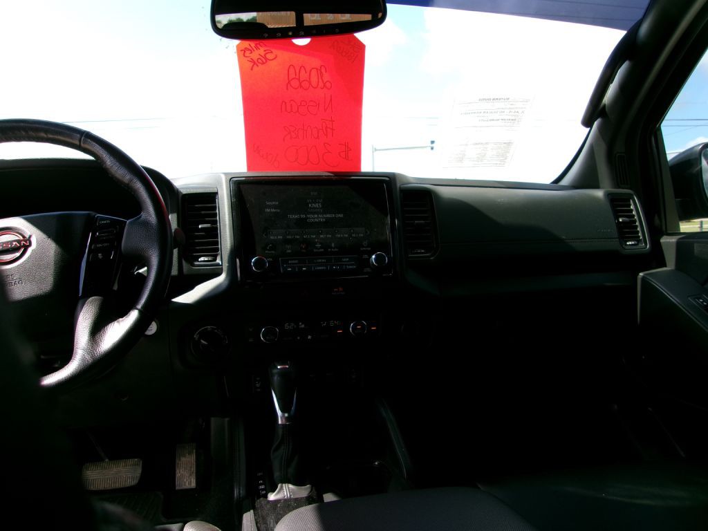 2022 Nissan Frontier Image 11