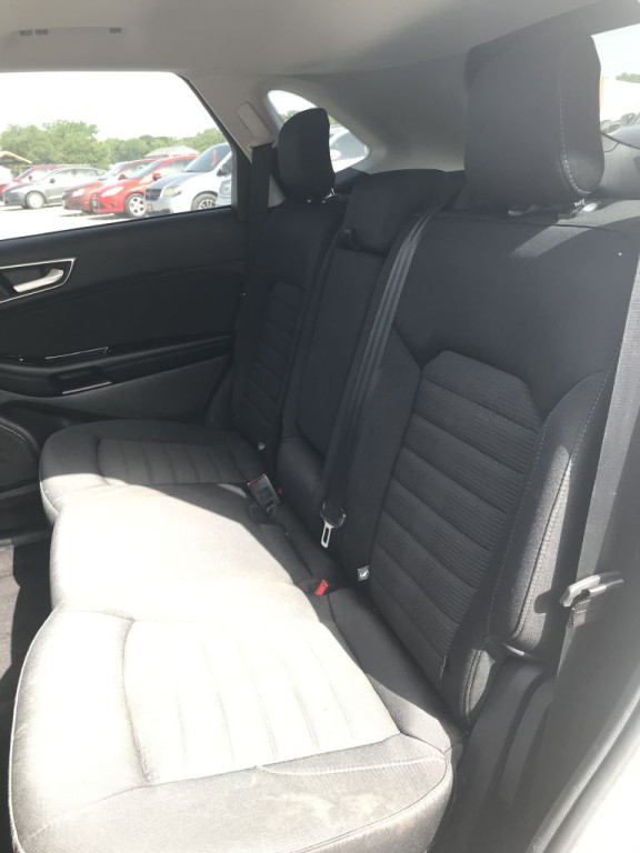 2017 Ford Edge Image 9