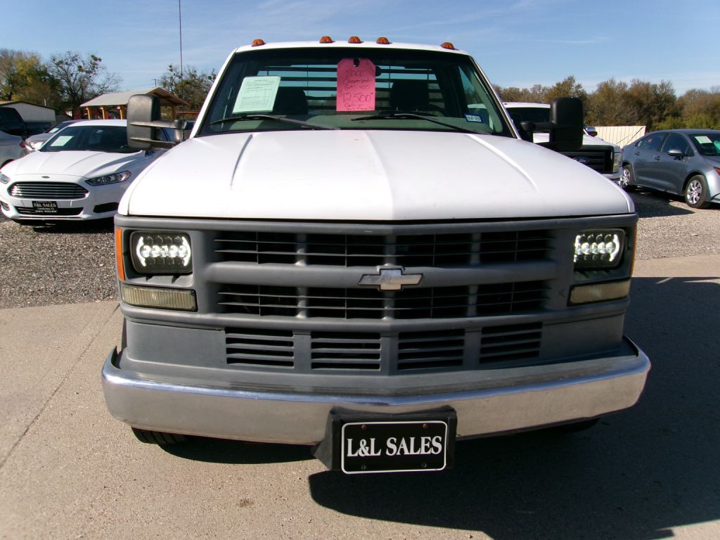 2002 Chevrolet C/K Image 2