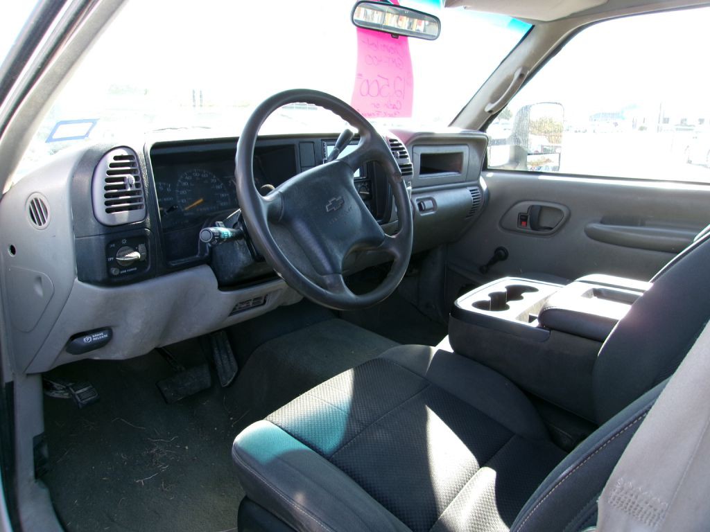 2002 Chevrolet C/K Image 6