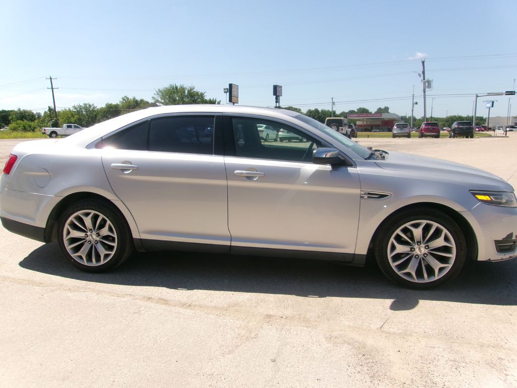 2016 Ford Taurus Image 3